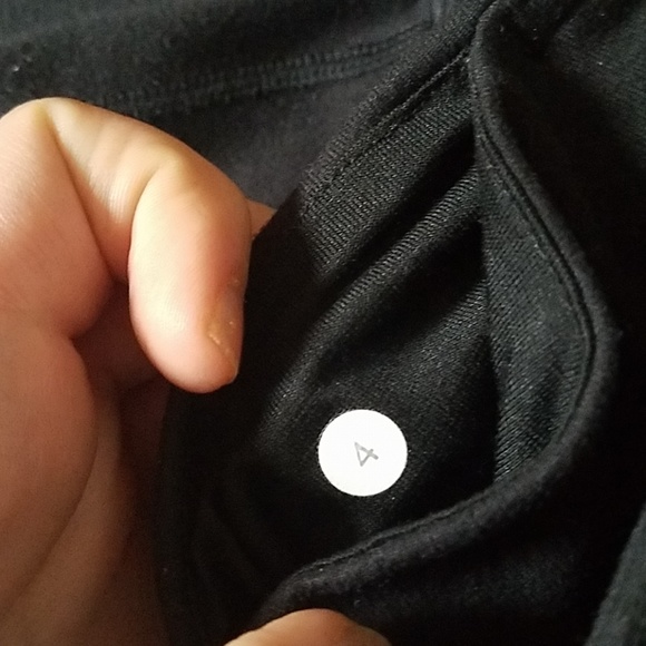 *SOLD* Lululemon skinny groove pant - Picture 4 of 5